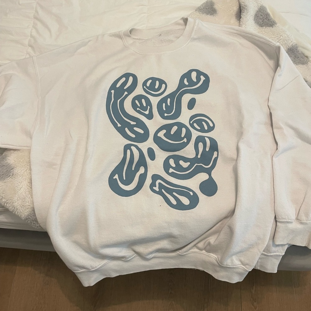 Aerie smile crew neck light blue and white size M